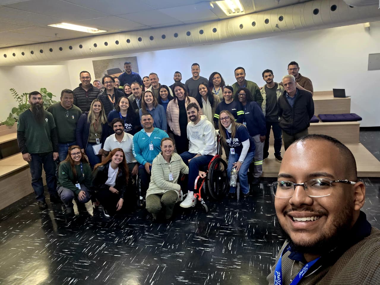 Visita Instituto Entre Rodas à Ford em Tatuí